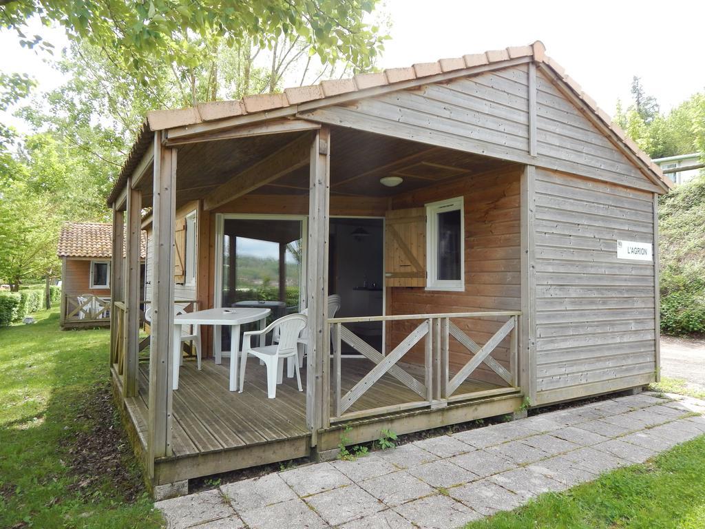 Hotel Camping Du Moulin Meyrieu-les-Etangs Pokoj fotografie